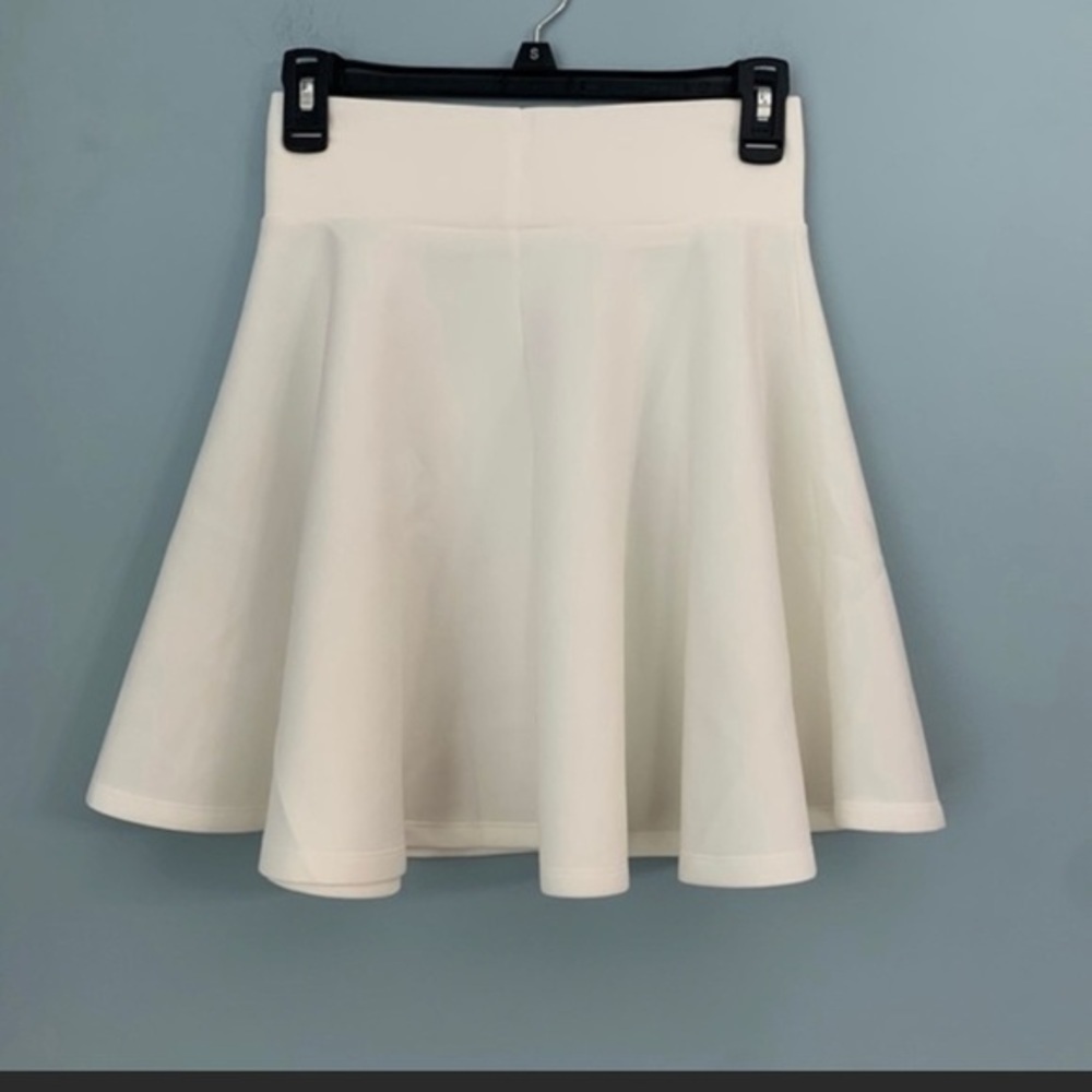NWT Made by Johnny Skirt size Small polyester & spandex - Picture 4 of 5